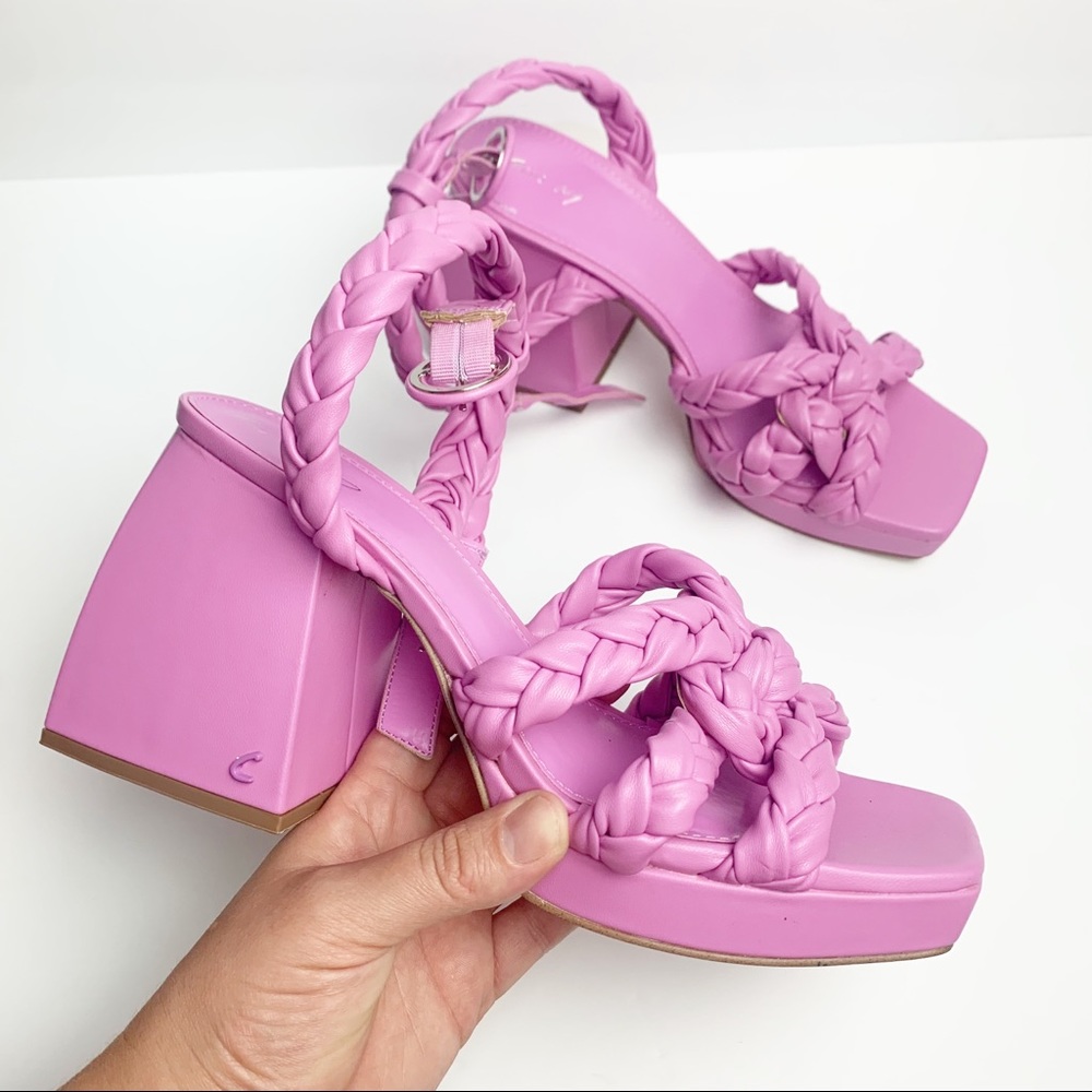 Circus by Sam Edelman Mable Ankle Strap Sandal in Fiji Flower Size 9.5